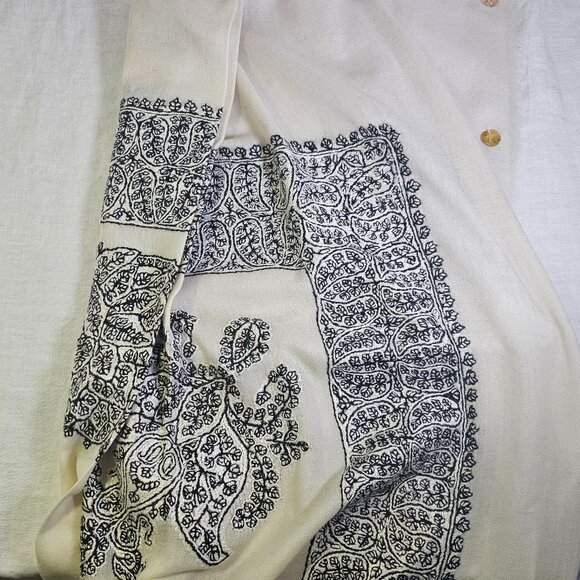 NEW! Hand Embroidered Kashmir Pashmina Cashmere Omani Mussar Shawl 2.5 Yards - Picture 4 of 5